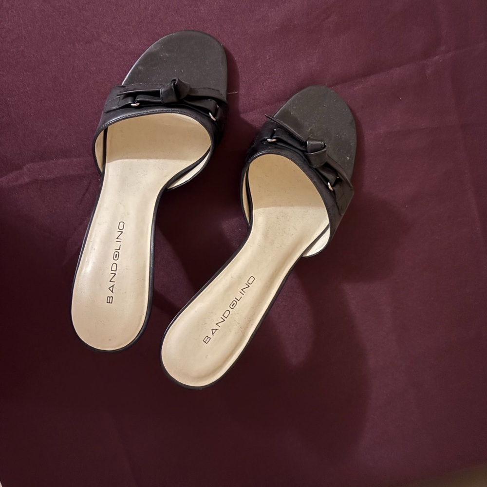Bandolino Black Sandals with Knot Detail